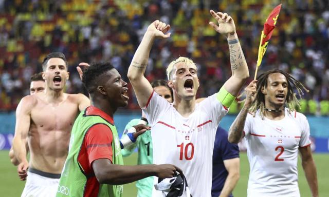 1624923999066000388.jpg 3876.jpg